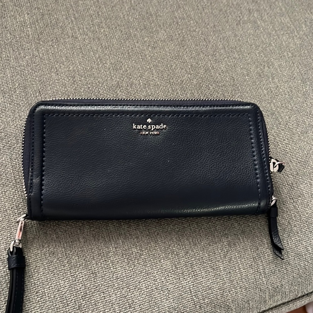 Kate Spade wristlet wallet